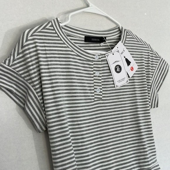 Zesica T-Shirt Dress with Pockets NWT Soft Knit, Henley Neckline Gray Stripe S - Picture 5 of 10